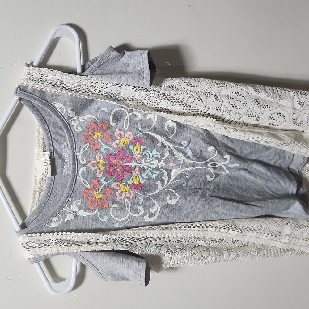 Mudd  Girl's tee w/ crocheted vest sz10